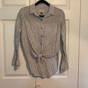 Gray stripe button up S Brand Universal Thread